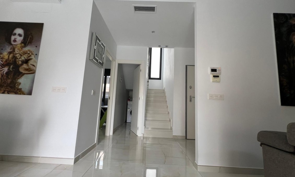 Wiederverkauf - Villa -
Orihuela Costa - Lomas de Cabo Roig