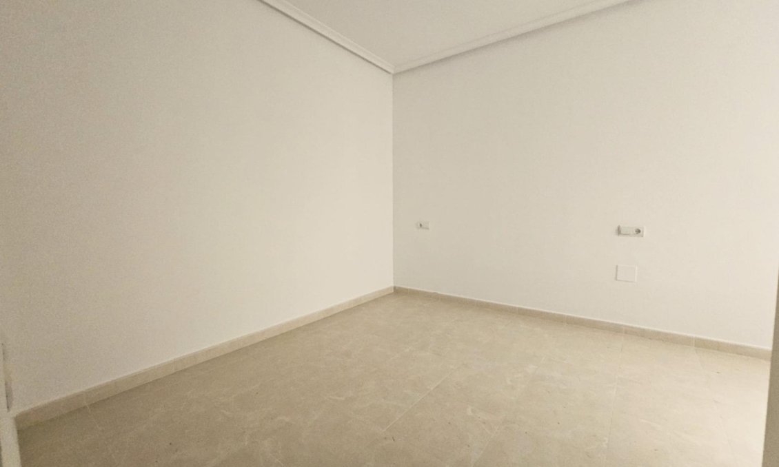 Resale - Apartment -
Torrevieja