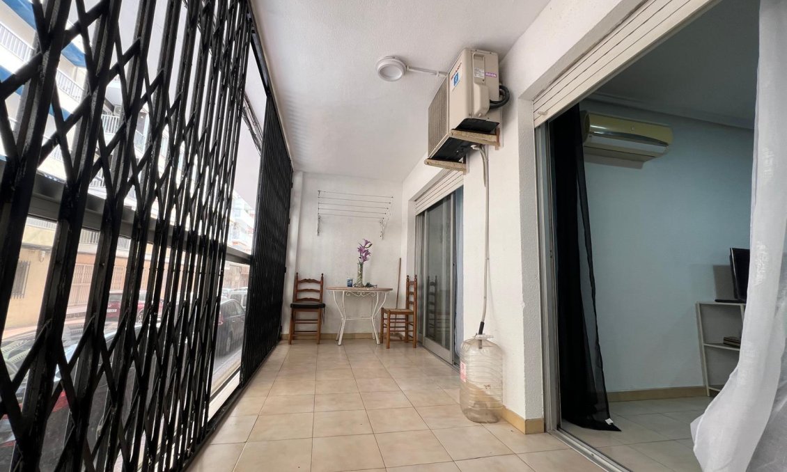 Segunda mano - Apartamento -
Torrevieja - Playa del Cura