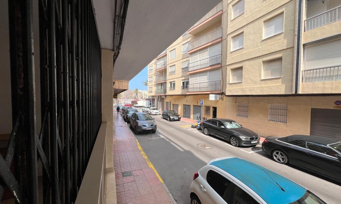 Segunda mano - Apartamento -
Torrevieja - Playa del Cura