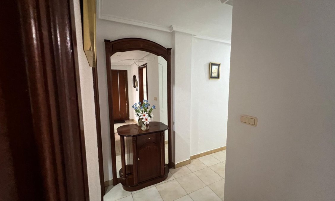 Segunda mano - Apartamento -
Torrevieja - Playa del Cura