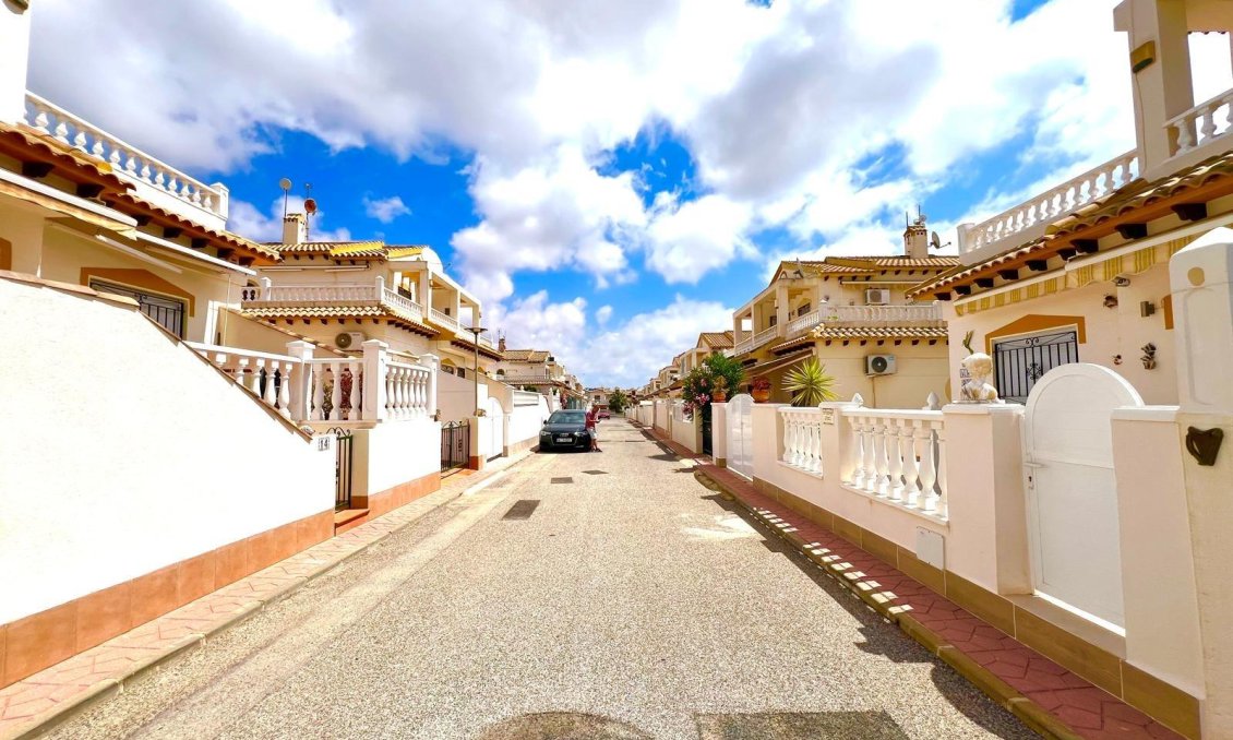 Segunda mano - Town House -
Orihuela - Urbanización Perla Del Mar