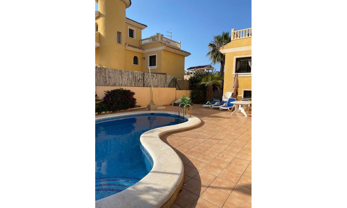 Segunda mano - Villa -
Orihuela Costa - Villamartín-las Filipinas