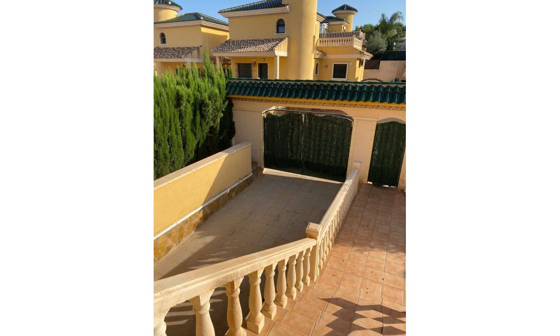 Segunda mano - Villa -
Orihuela Costa - Villamartín-las Filipinas