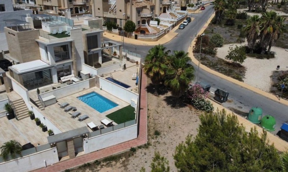 Segunda mano - Villa -
Orihuela Costa - Costa Blanca