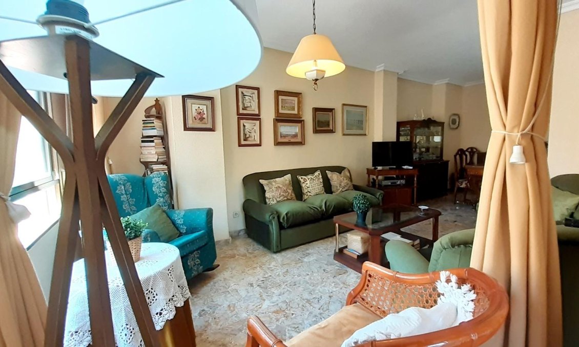 Wiederverkauf - Wohnung -
Torrevieja