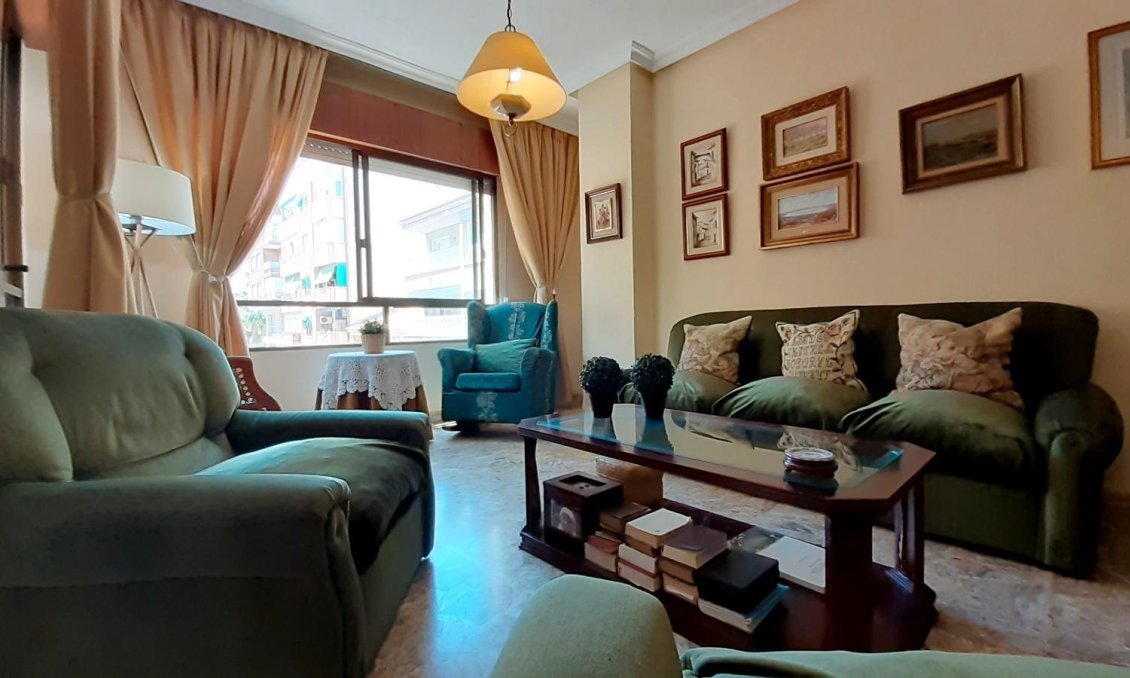 Wiederverkauf - Wohnung -
Torrevieja