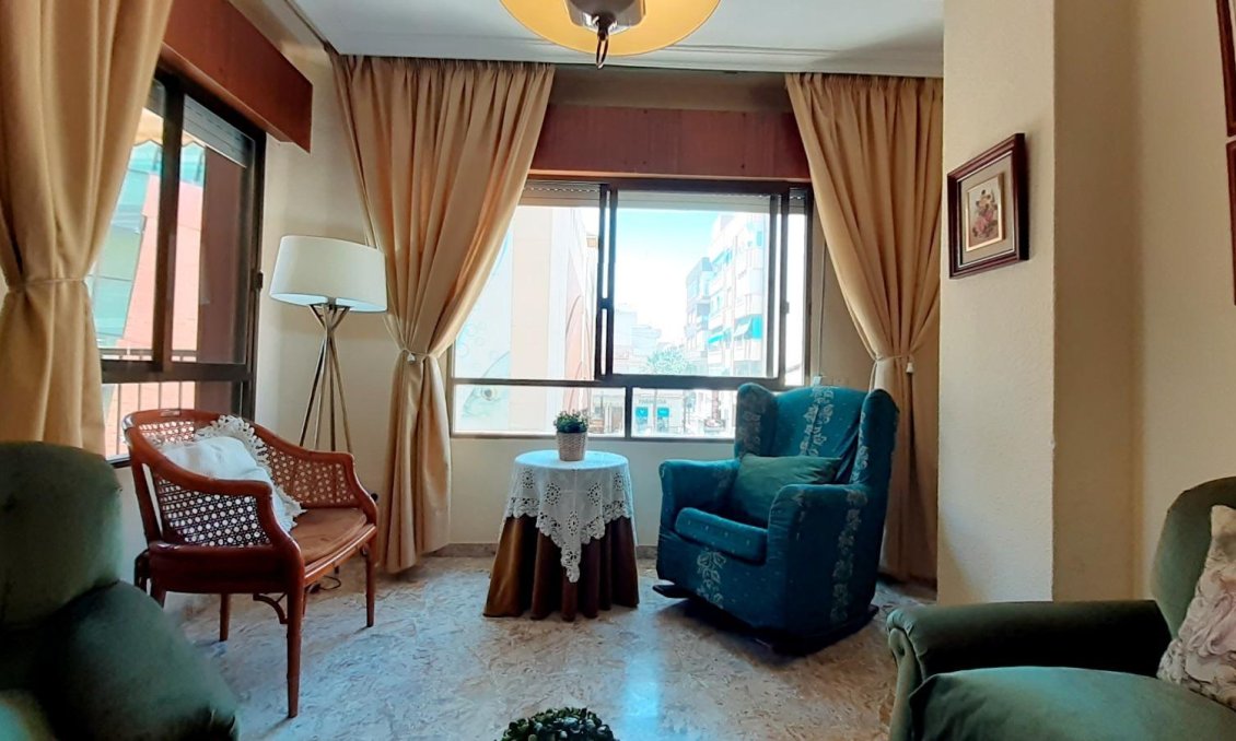 Wiederverkauf - Wohnung -
Torrevieja