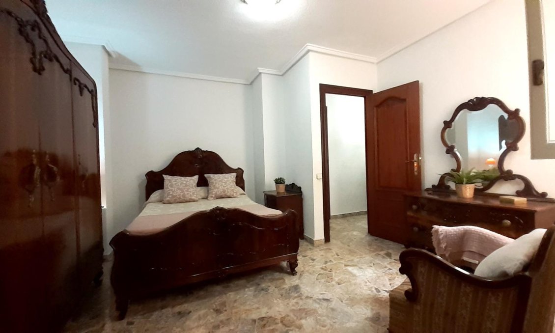 Wiederverkauf - Wohnung -
Torrevieja