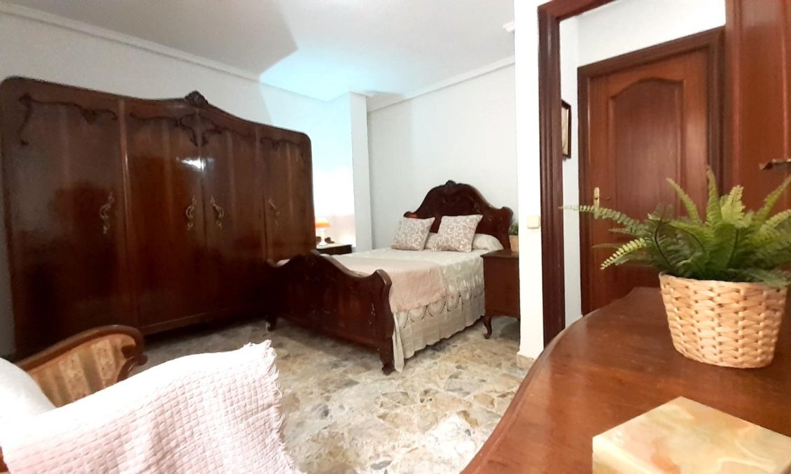 Wiederverkauf - Wohnung -
Torrevieja
