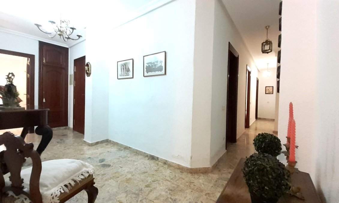 Wiederverkauf - Wohnung -
Torrevieja