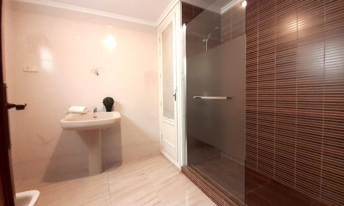 Wiederverkauf - Wohnung -
Torrevieja