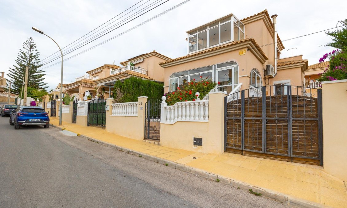 Segunda mano - Villa -
Orihuela Costa - Villamartín-las Filipinas