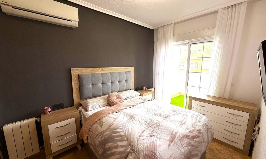 Használt Ingatlanok - Semi Detached -
Orihuela Costa - Villamartín