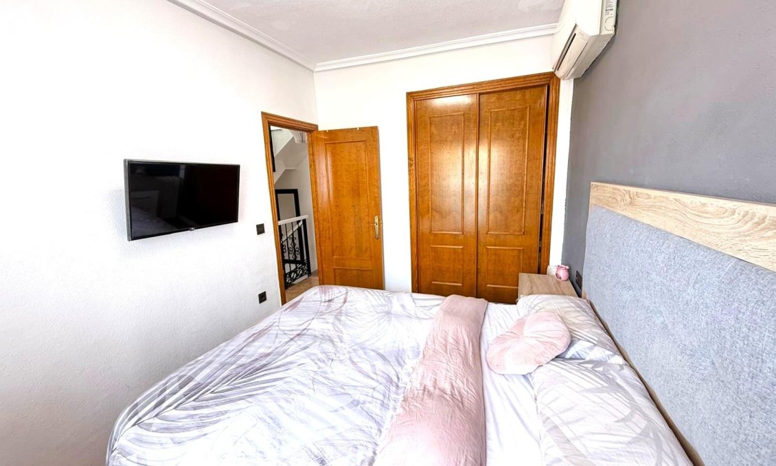 Használt Ingatlanok - Semi Detached -
Orihuela Costa - Villamartín