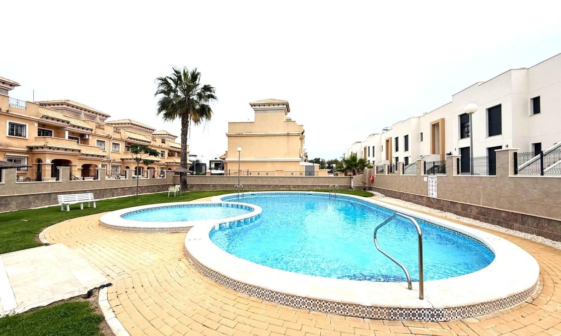 Használt Ingatlanok - Semi Detached -
Orihuela Costa - Villamartín