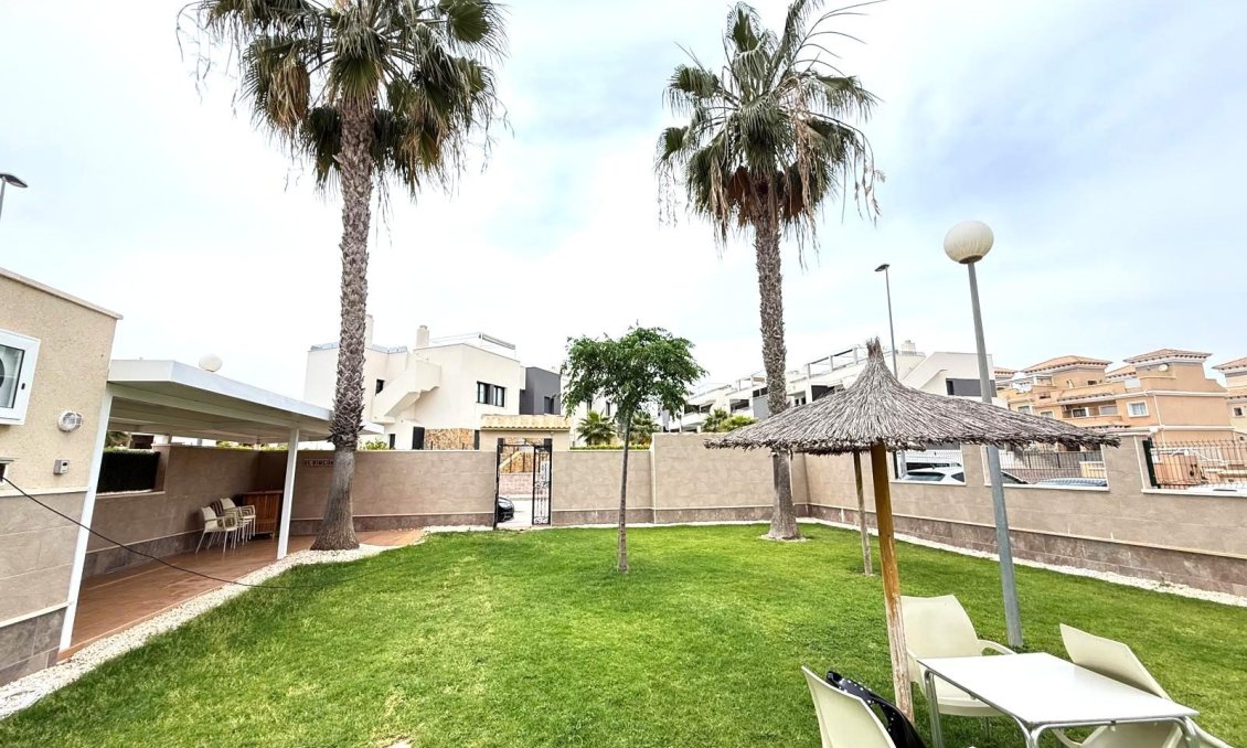 Használt Ingatlanok - Semi Detached -
Orihuela Costa - Villamartín