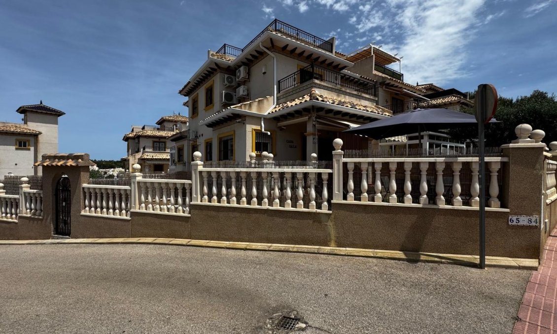 Segunda mano - Town House -
Orihuela Costa - Costa Blanca