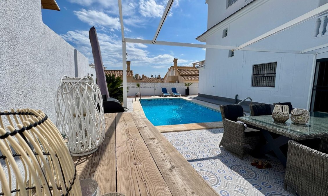 Segunda mano - Villa -
Torrevieja - Costa Blanca