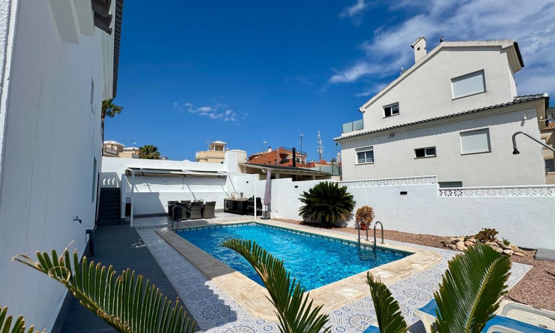 Segunda mano - Villa -
Torrevieja - Costa Blanca