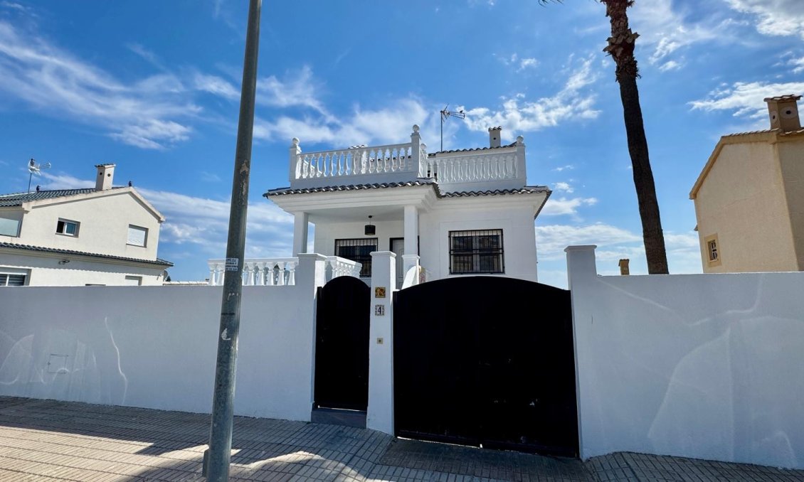 Segunda mano - Villa -
Torrevieja - Costa Blanca
