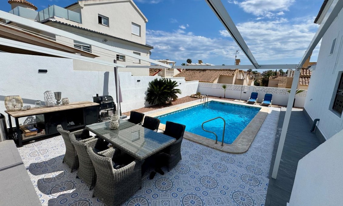 Segunda mano - Villa -
Torrevieja - Costa Blanca