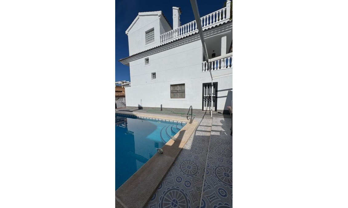 Segunda mano - Villa -
Torrevieja - Costa Blanca