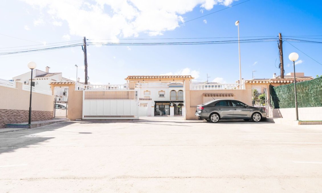 Wiederverkauf - Duplex -
Torrevieja - Costa Blanca