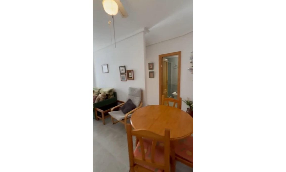 Segunda mano - Apartamento -
Torrevieja - Playa de los Locos