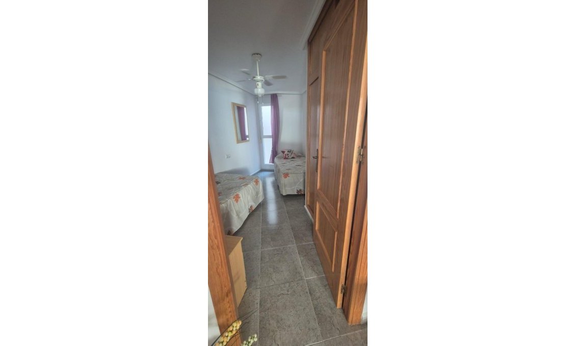 Segunda mano - Apartamento -
Torrevieja - Playa de los Locos