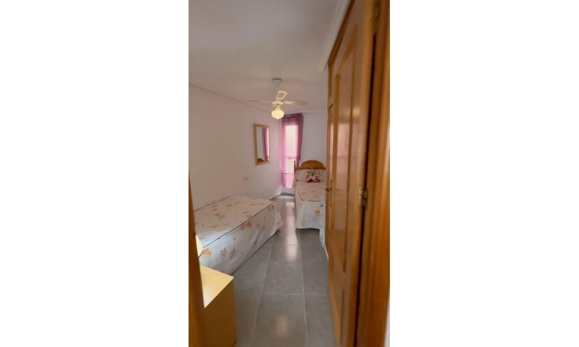Segunda mano - Apartamento -
Torrevieja - Playa de los Locos