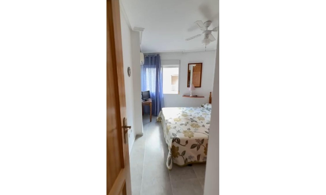 Segunda mano - Apartamento -
Torrevieja - Playa de los Locos