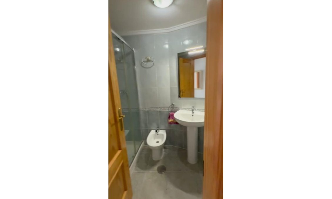 Segunda mano - Apartamento -
Torrevieja - Playa de los Locos