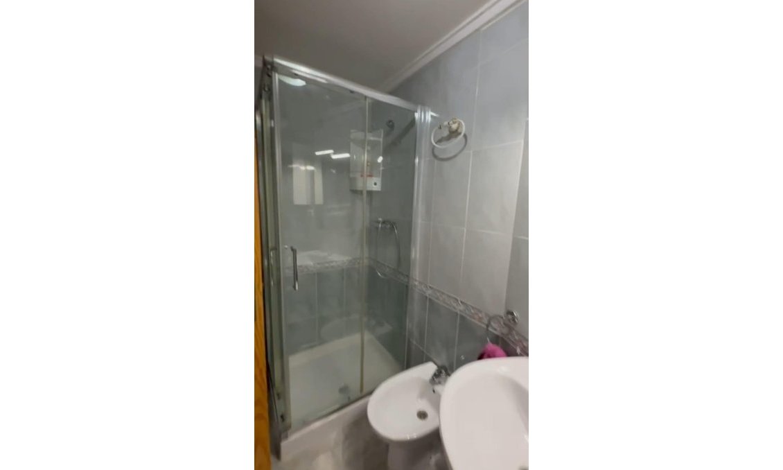 Segunda mano - Apartamento -
Torrevieja - Playa de los Locos