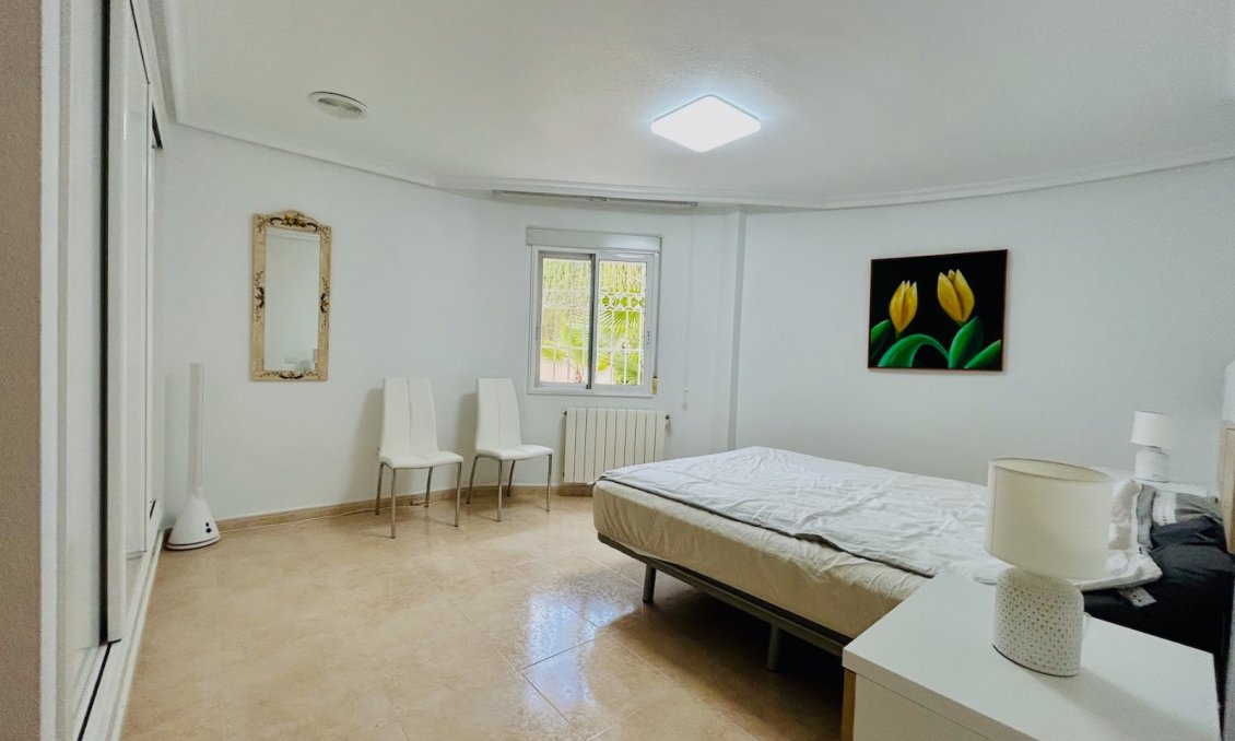 Segunda mano - Villa -
Orihuela - Inland