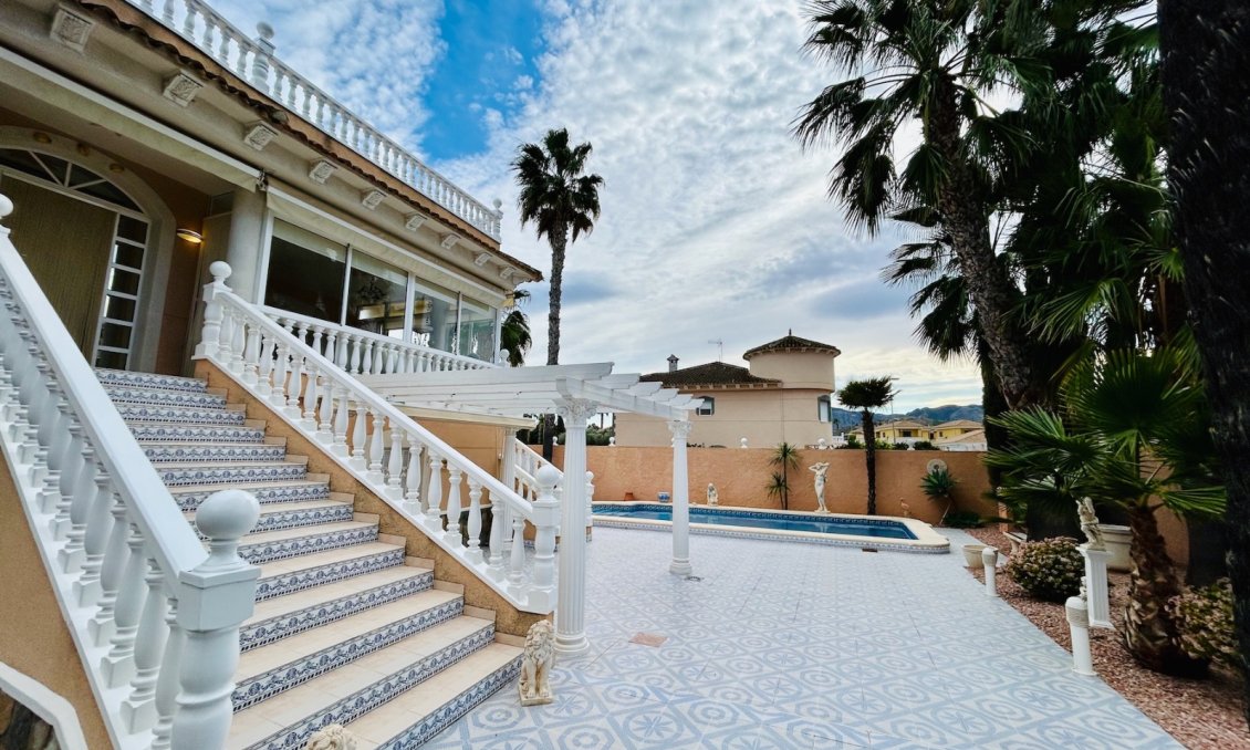 Segunda mano - Villa -
Orihuela - Inland