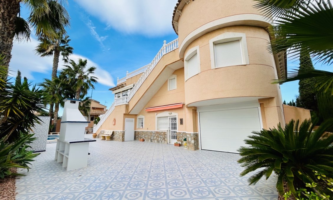 Segunda mano - Villa -
Orihuela - Inland
