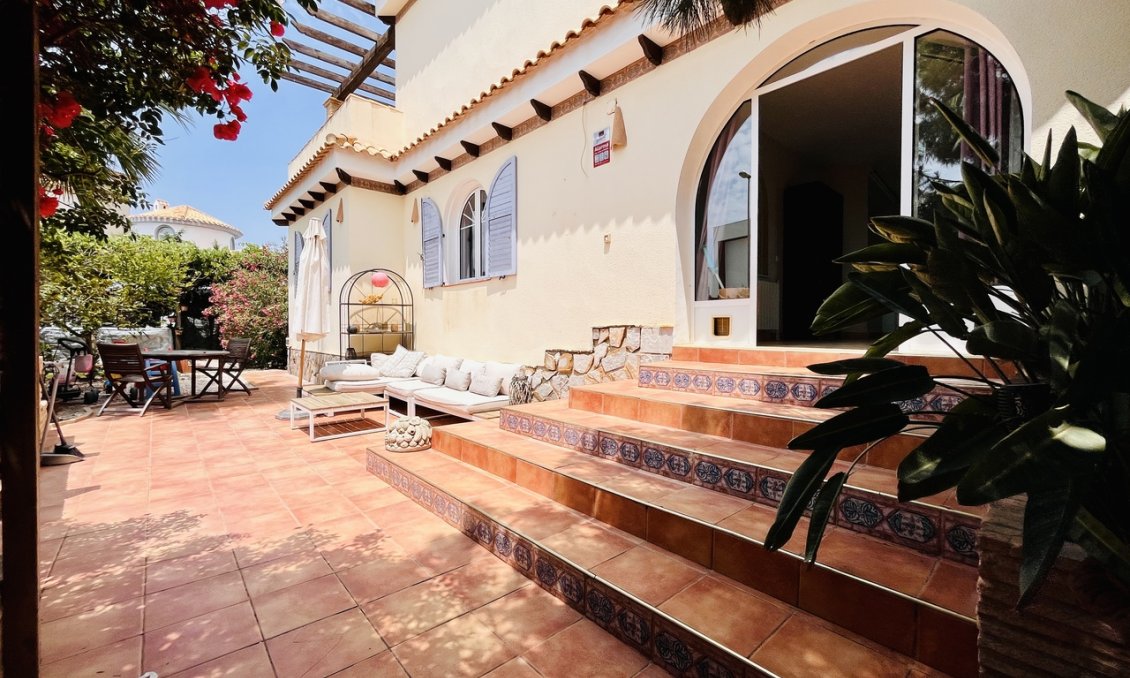 Wiederverkauf - Villa -
La Zenia - Costa Blanca