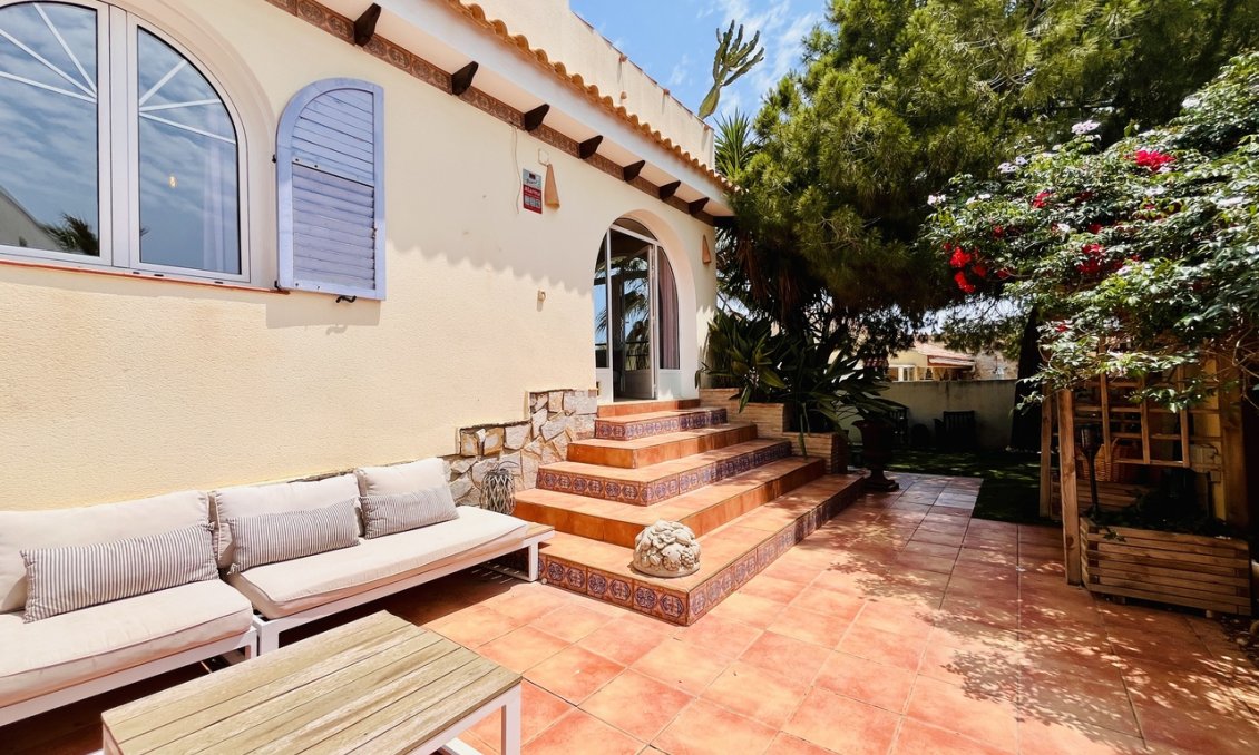 Wiederverkauf - Villa -
La Zenia - Costa Blanca