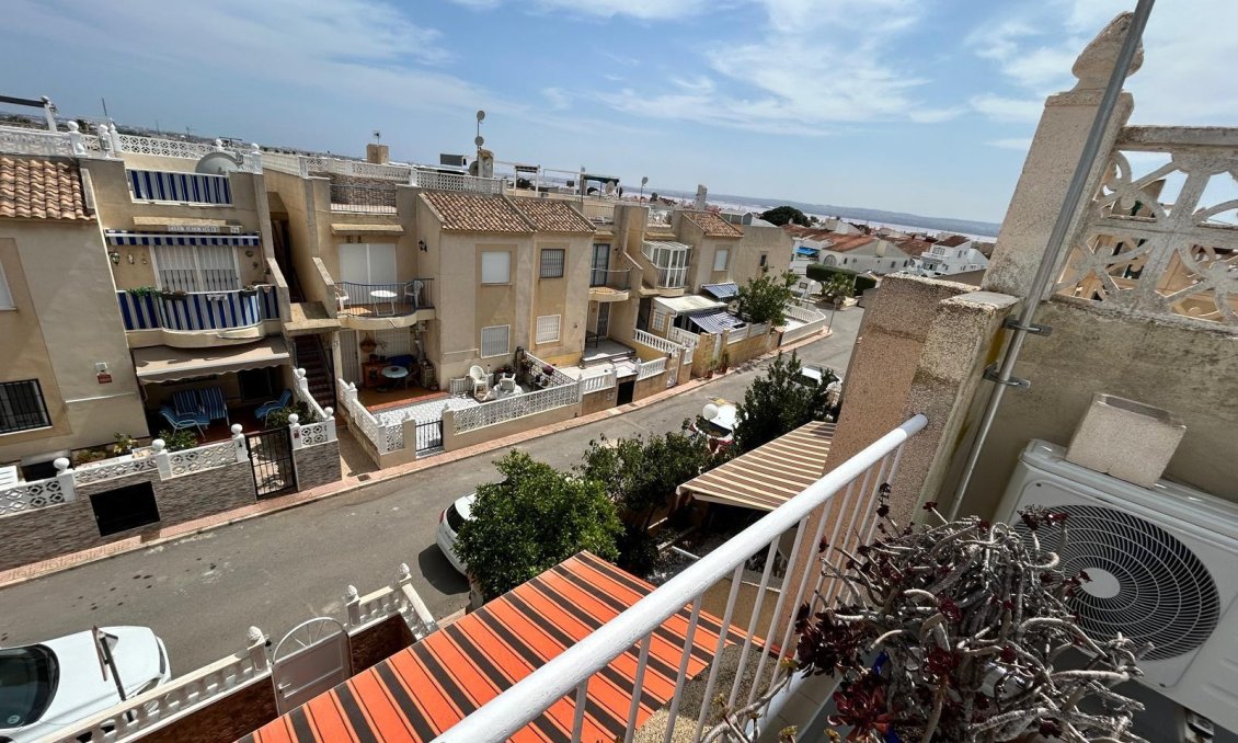 Segunda mano - Bungalow -
Torrevieja - La Siesta