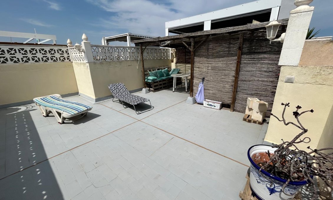 Segunda mano - Bungalow -
Torrevieja - La Siesta