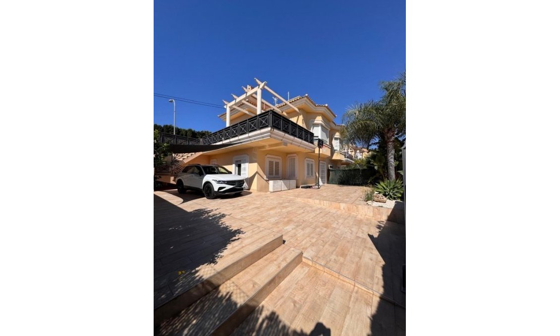 Wiederverkauf - Semi Detached -
Barranco Hondo