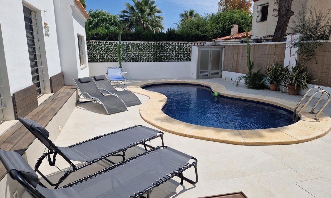 Segunda mano - Villa -
Orihuela Costa - Punta Prima