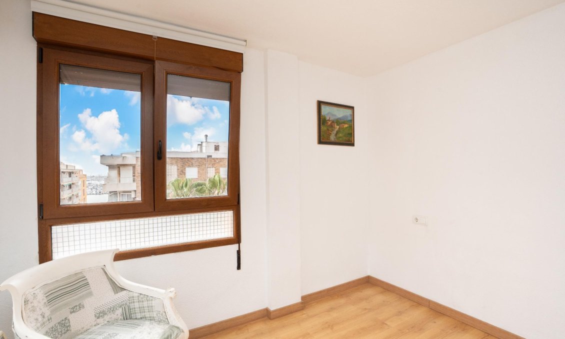 Segunda mano - Apartamento -
Torrevieja - El Acequión - Los Náufragos