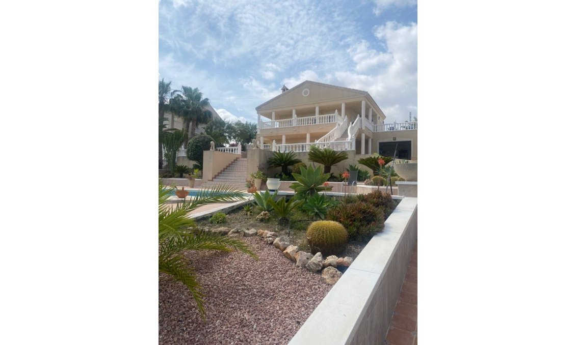 Segunda mano - Villa -
Almoradí - Inland