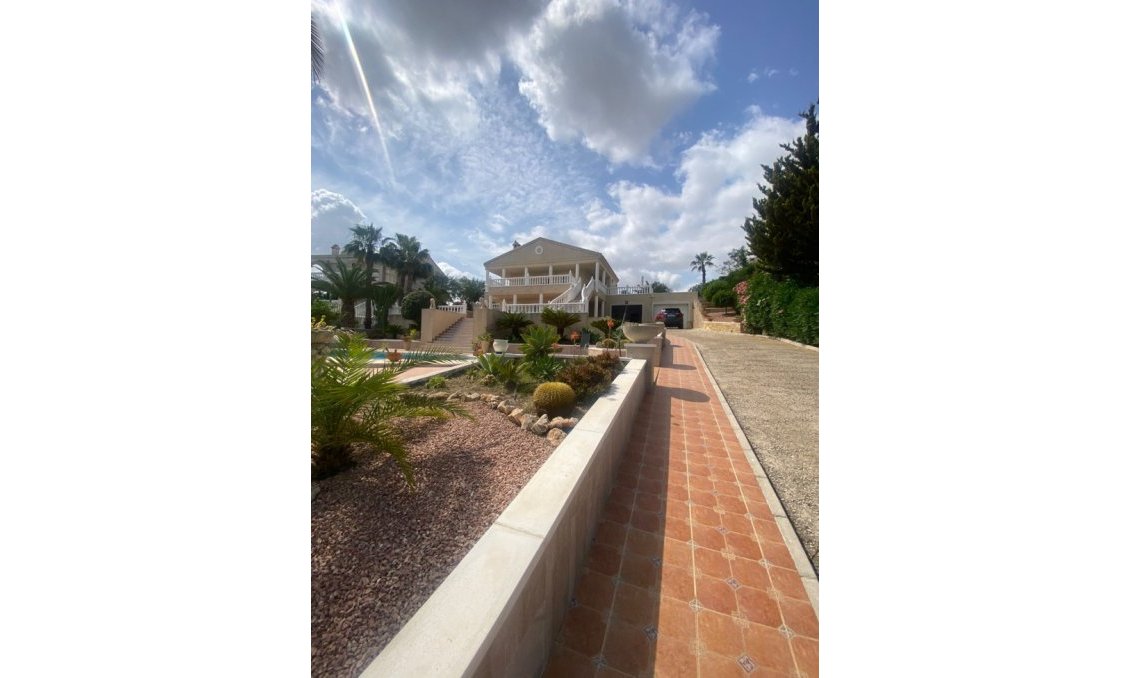 Segunda mano - Villa -
Almoradí - Inland
