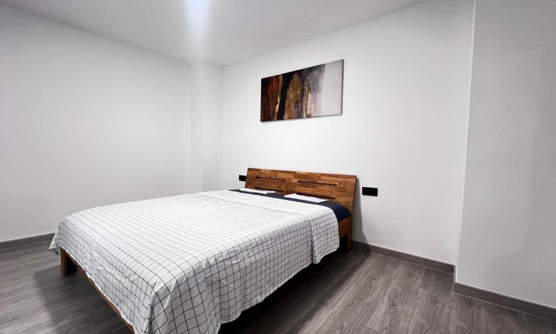 Segunda mano - Apartamento -
Torrevieja - Estacion De Autobuses