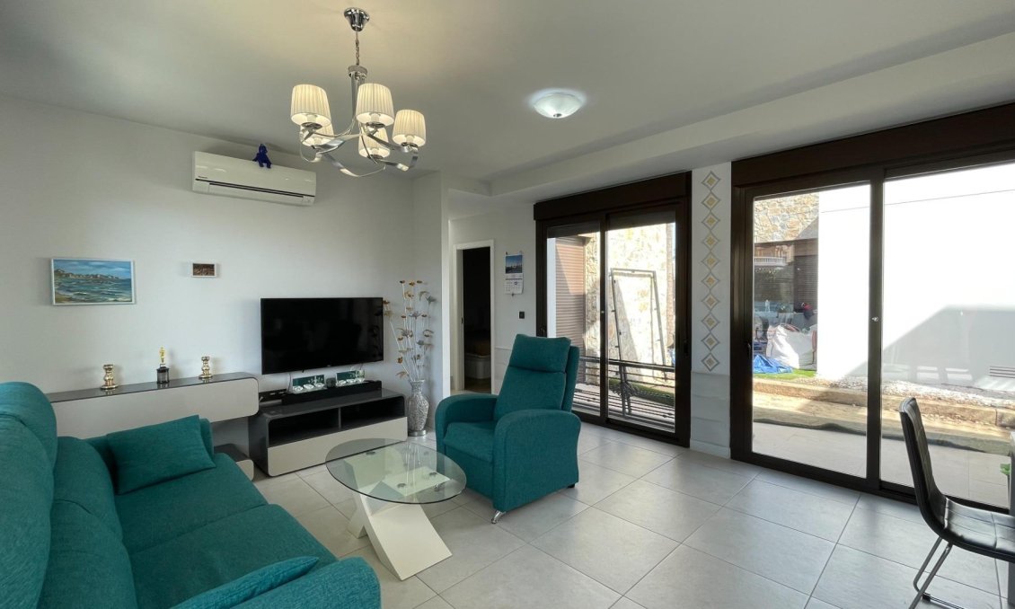 Wiederverkauf - Villa -
Orihuela Costa - Lomas de Cabo Roig