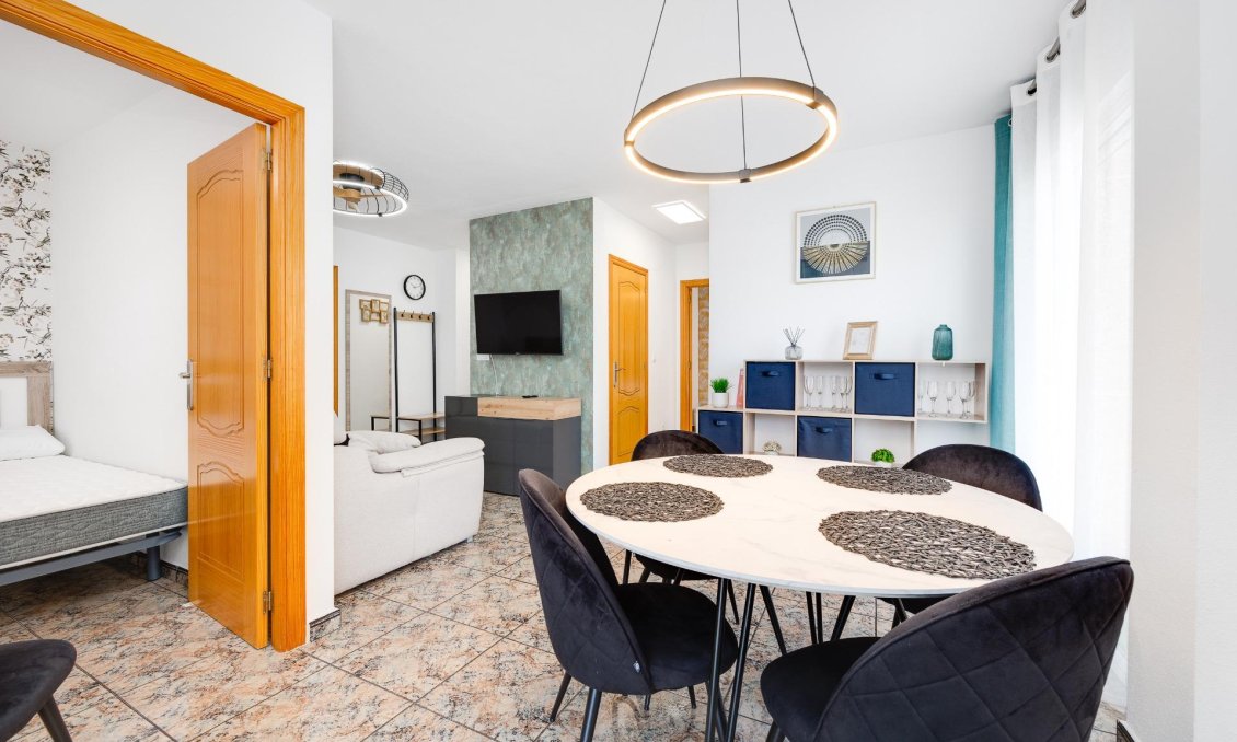 Revente - Appartement -
Torrevieja - Playa De Los Naufragos