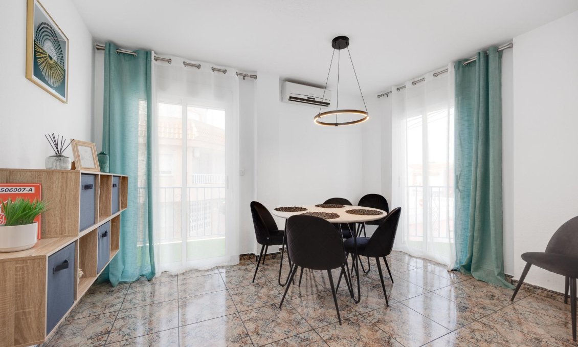 Revente - Appartement -
Torrevieja - Playa De Los Naufragos